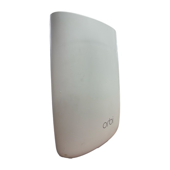 Netgear Orbi RBR50 Wi-Fi Router - Picture 2 of 8